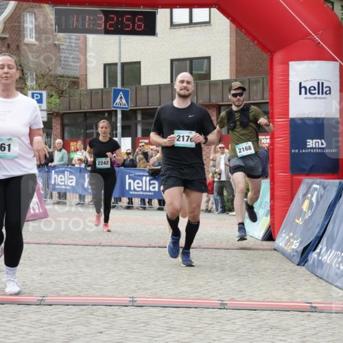 10.05.2026 - 8. Wedeler Halbmarathon Yannick Fuchs http://msf.ph/oto/9715623 10.05.2026 11:32:54 Ziel 654, 656, 661, 936, 943, 2168, 2176, 2223, 2242 meine-sportfotos.de