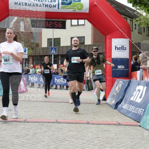 10.05.2026 - 8. Wedeler Halbmarathon Yannick Fuchs http://msf.ph/oto/9715626 10.05.2026 11:32:54 Ziel 654, 656, 661, 936, 943, 2168, 2176, 2223, 2242 meine-sportfotos.de