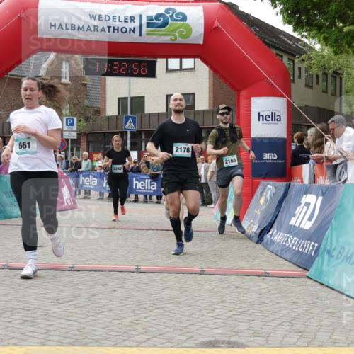 10.05.2026 - 8. Wedeler Halbmarathon Yannick Fuchs http://msf.ph/oto/9715630 10.05.2026 11:32:54 Ziel 654, 656, 661, 936, 943, 2168, 2176, 2223, 2242 meine-sportfotos.de
