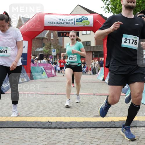 10.05.2026 - 8. Wedeler Halbmarathon Yannick Fuchs http://msf.ph/oto/9715658 10.05.2026 11:32:56 Ziel 661, 936, 2168, 2176, 2223, 2242 meine-sportfotos.de