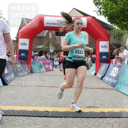 10.05.2026 - 8. Wedeler Halbmarathon Yannick Fuchs http://msf.ph/oto/9715665 10.05.2026 11:32:57 Ziel 661, 936, 2168, 2176, 2223, 2242 meine-sportfotos.de