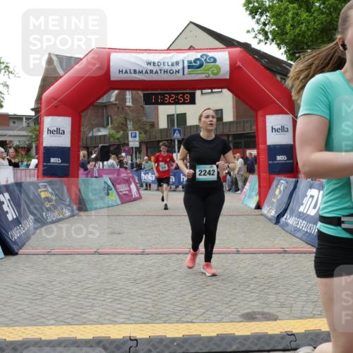 10.05.2026 - 8. Wedeler Halbmarathon Yannick Fuchs http://msf.ph/oto/9715680 10.05.2026 11:32:58 Ziel 661, 936, 2168, 2176, 2223, 2242 meine-sportfotos.de