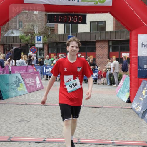 10.05.2026 - 8. Wedeler Halbmarathon Yannick Fuchs http://msf.ph/oto/9715691 10.05.2026 11:33:02 Ziel 936 meine-sportfotos.de
