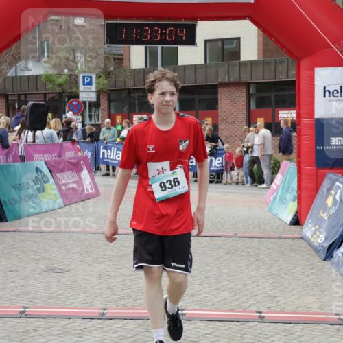 10.05.2026 - 8. Wedeler Halbmarathon Yannick Fuchs http://msf.ph/oto/9715694 10.05.2026 11:33:02 Ziel 936 meine-sportfotos.de