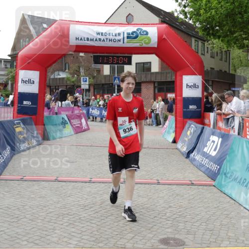 10.05.2026 - 8. Wedeler Halbmarathon Yannick Fuchs http://msf.ph/oto/9715703 10.05.2026 11:33:02 Ziel 936 meine-sportfotos.de