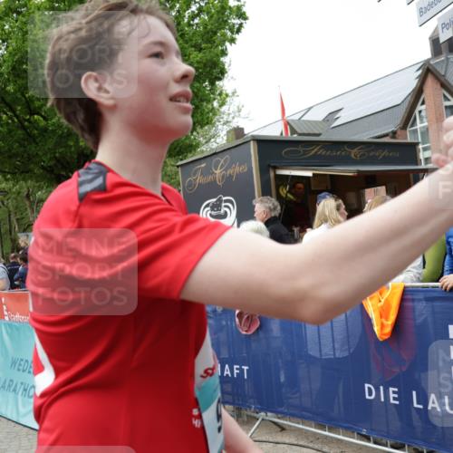 10.05.2026 - 8. Wedeler Halbmarathon Yannick Fuchs http://msf.ph/oto/9715706 10.05.2026 11:33:05 Ziel 2050 meine-sportfotos.de