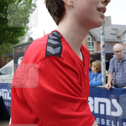 10.05.2026 - 8. Wedeler Halbmarathon Yannick Fuchs http://msf.ph/oto/9715711 10.05.2026 11:33:05 Ziel 2050 meine-sportfotos.de