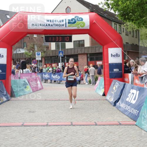 10.05.2026 - 8. Wedeler Halbmarathon Yannick Fuchs http://msf.ph/oto/9715722 10.05.2026 11:33:08 Ziel 2050, 2118, 2195 meine-sportfotos.de