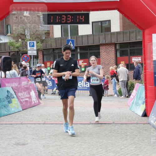 10.05.2026 - 8. Wedeler Halbmarathon Yannick Fuchs http://msf.ph/oto/9715756 10.05.2026 11:33:12 Ziel 742, 2050, 2107, 2118, 2128, 2195 meine-sportfotos.de