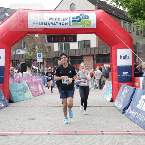 10.05.2026 - 8. Wedeler Halbmarathon Yannick Fuchs http://msf.ph/oto/9715768 10.05.2026 11:33:13 Ziel 742, 2050, 2107, 2118, 2128, 2195 meine-sportfotos.de