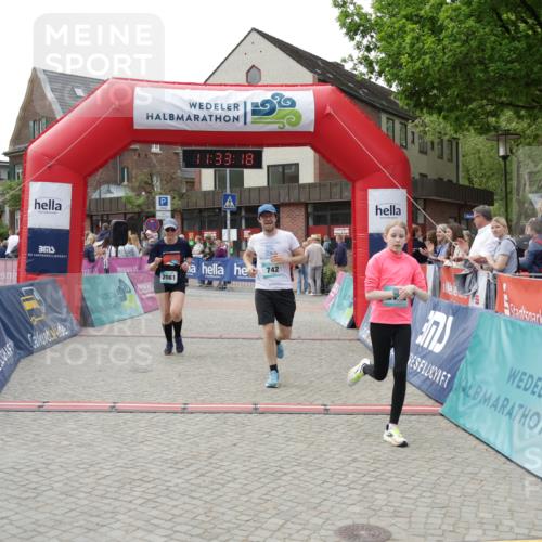 10.05.2026 - 8. Wedeler Halbmarathon Yannick Fuchs http://msf.ph/oto/9715799 10.05.2026 11:33:17 Ziel 742, 2107, 2118, 2128, 2195 meine-sportfotos.de