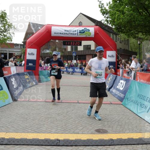 10.05.2026 - 8. Wedeler Halbmarathon Yannick Fuchs http://msf.ph/oto/9715824 10.05.2026 11:33:18 Ziel 86, 742, 2107, 2118, 2128, 2195 meine-sportfotos.de