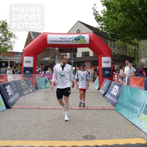 10.05.2026 - 8. Wedeler Halbmarathon Yannick Fuchs http://msf.ph/oto/9715929 10.05.2026 11:33:32 Ziel 897, 960 meine-sportfotos.de