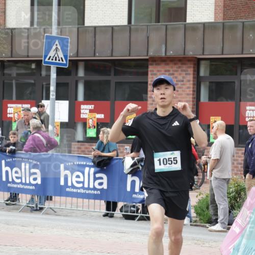 10.05.2026 - 8. Wedeler Halbmarathon Yannick Fuchs http://msf.ph/oto/9715939 10.05.2026 11:33:36 Ziel 1055 meine-sportfotos.de