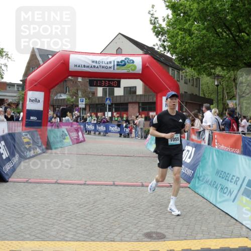 10.05.2026 - 8. Wedeler Halbmarathon Yannick Fuchs http://msf.ph/oto/9715950 10.05.2026 11:33:38 Ziel 1055 meine-sportfotos.de