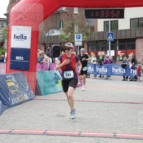 10.05.2026 - 8. Wedeler Halbmarathon Yannick Fuchs http://msf.ph/oto/9715975 10.05.2026 11:33:50 Ziel 141, 741, 2099 meine-sportfotos.de
