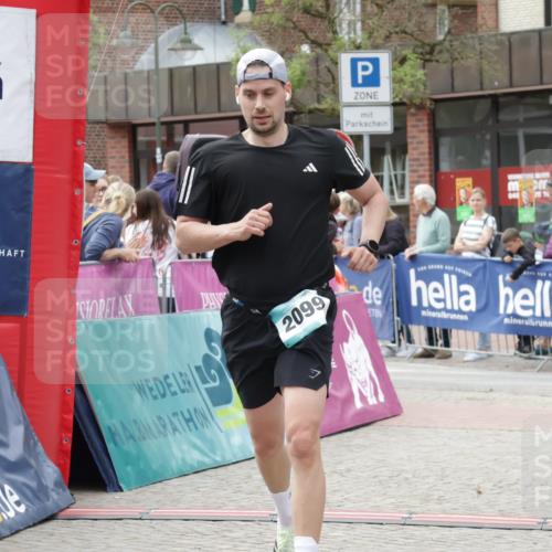 10.05.2026 - 8. Wedeler Halbmarathon Yannick Fuchs http://msf.ph/oto/9715981 10.05.2026 11:33:52 Ziel 741, 2099 meine-sportfotos.de
