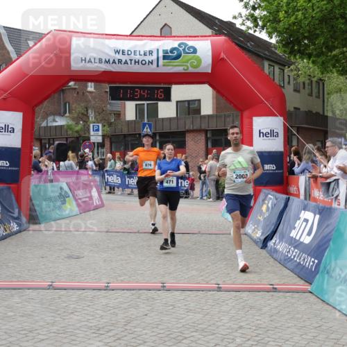 10.05.2026 - 8. Wedeler Halbmarathon Yannick Fuchs http://msf.ph/oto/9716000 10.05.2026 11:34:14 Ziel 471, 876, 913, 2003, 2029 meine-sportfotos.de