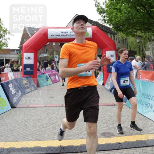10.05.2026 - 8. Wedeler Halbmarathon Yannick Fuchs http://msf.ph/oto/9716010 10.05.2026 11:34:18 Ziel 471, 645, 651, 876, 913, 2003, 2029 meine-sportfotos.de