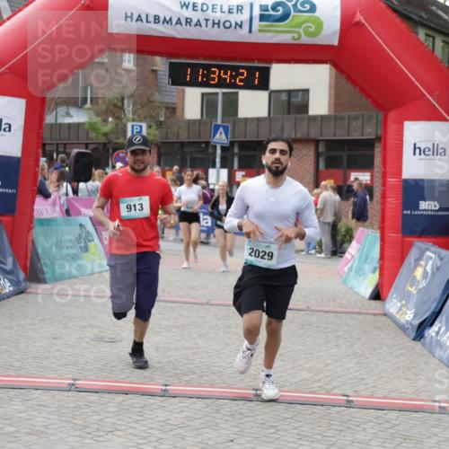 10.05.2026 - 8. Wedeler Halbmarathon Yannick Fuchs http://msf.ph/oto/9716018 10.05.2026 11:34:20 Ziel 179, 471, 645, 651, 876, 913, 2003, 2029, 2070 meine-sportfotos.de