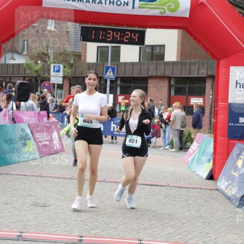 10.05.2026 - 8. Wedeler Halbmarathon Yannick Fuchs http://msf.ph/oto/9716031 10.05.2026 11:34:22 Ziel 179, 645, 651, 913, 2029, 2070 meine-sportfotos.de