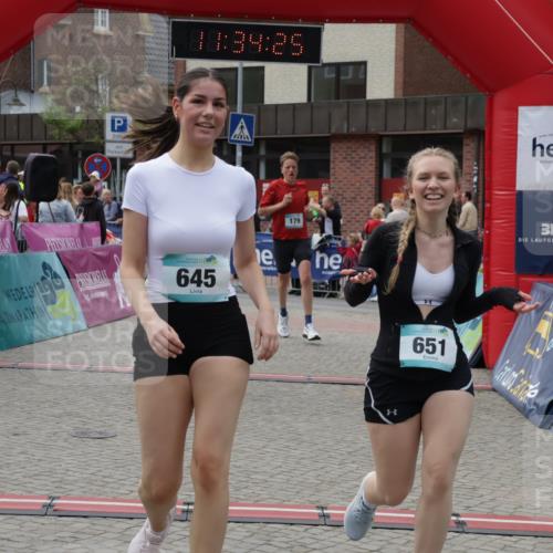 10.05.2026 - 8. Wedeler Halbmarathon Yannick Fuchs http://msf.ph/oto/9716038 10.05.2026 11:34:24 Ziel 179, 645, 651, 807, 913, 2029, 2070, 2162 meine-sportfotos.de