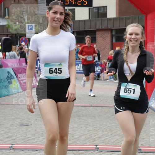 10.05.2026 - 8. Wedeler Halbmarathon Yannick Fuchs http://msf.ph/oto/9716039 10.05.2026 11:34:24 Ziel 179, 645, 651, 807, 913, 2029, 2070, 2162 meine-sportfotos.de