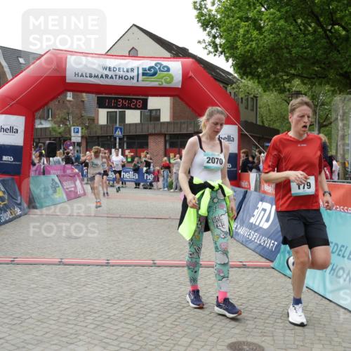 10.05.2026 - 8. Wedeler Halbmarathon Yannick Fuchs http://msf.ph/oto/9716047 10.05.2026 11:34:26 Ziel 179, 645, 651, 807, 992, 993, 2070, 2162 meine-sportfotos.de