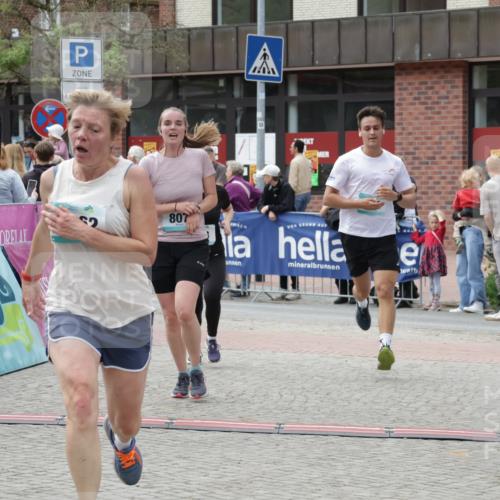 10.05.2026 - 8. Wedeler Halbmarathon Yannick Fuchs http://msf.ph/oto/9716053 10.05.2026 11:34:28 Ziel 179, 807, 992, 993, 2070, 2162 meine-sportfotos.de