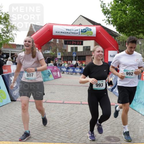 10.05.2026 - 8. Wedeler Halbmarathon Yannick Fuchs http://msf.ph/oto/9716073 10.05.2026 11:34:32 Ziel 534, 807, 992, 993, 2162 meine-sportfotos.de