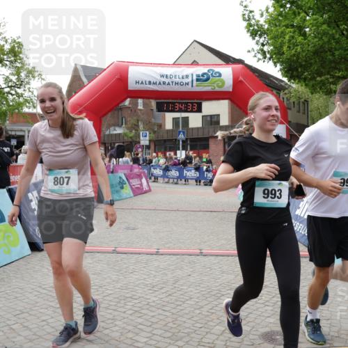 10.05.2026 - 8. Wedeler Halbmarathon Yannick Fuchs http://msf.ph/oto/9716074 10.05.2026 11:34:32 Ziel 534, 807, 992, 993, 2162 meine-sportfotos.de