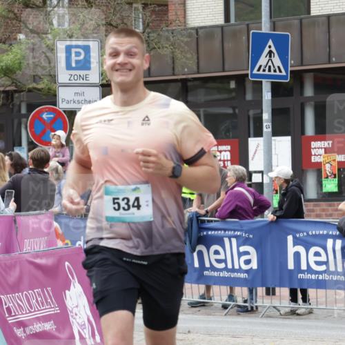 10.05.2026 - 8. Wedeler Halbmarathon Yannick Fuchs http://msf.ph/oto/9716087 10.05.2026 11:34:36 Ziel 534 meine-sportfotos.de