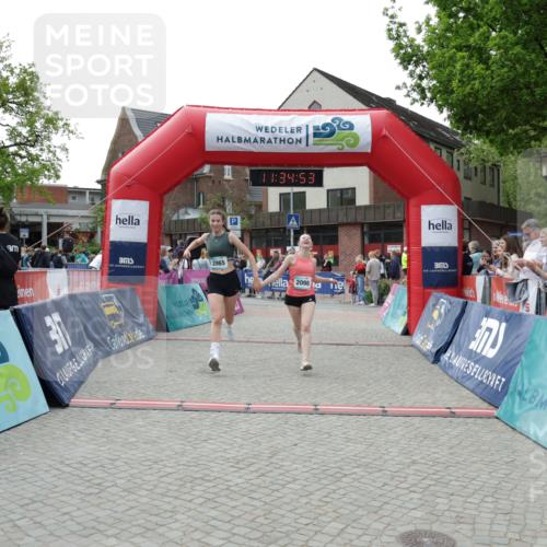 10.05.2026 - 8. Wedeler Halbmarathon Yannick Fuchs http://msf.ph/oto/9716128 10.05.2026 11:34:52 Ziel 930, 2065, 2098 meine-sportfotos.de