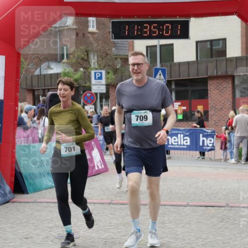 10.05.2026 - 8. Wedeler Halbmarathon Yannick Fuchs http://msf.ph/oto/9716156 10.05.2026 11:34:59 Ziel 440, 673, 701, 709, 814, 846, 847 meine-sportfotos.de