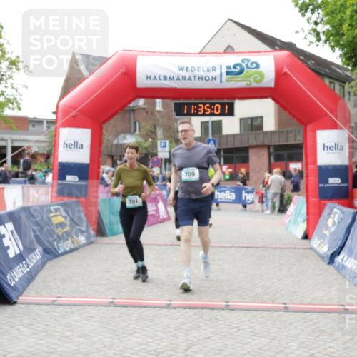 10.05.2026 - 8. Wedeler Halbmarathon Yannick Fuchs http://msf.ph/oto/9716157 10.05.2026 11:34:59 Ziel 440, 673, 701, 709, 814, 846, 847 meine-sportfotos.de