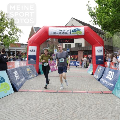 10.05.2026 - 8. Wedeler Halbmarathon Yannick Fuchs http://msf.ph/oto/9716158 10.05.2026 11:34:59 Ziel 440, 673, 701, 709, 814, 846, 847 meine-sportfotos.de