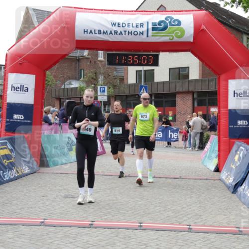 10.05.2026 - 8. Wedeler Halbmarathon Yannick Fuchs http://msf.ph/oto/9716164 10.05.2026 11:35:01 Ziel 414, 440, 673, 701, 709, 814, 846, 847 meine-sportfotos.de