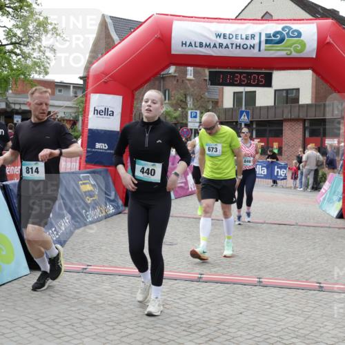 10.05.2026 - 8. Wedeler Halbmarathon Yannick Fuchs http://msf.ph/oto/9716174 10.05.2026 11:35:03 Ziel 414, 440, 673, 701, 709, 814, 846, 847 meine-sportfotos.de