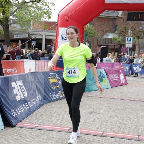 10.05.2026 - 8. Wedeler Halbmarathon Yannick Fuchs http://msf.ph/oto/9716188 10.05.2026 11:35:07 Ziel 414, 673, 814, 846, 847 meine-sportfotos.de