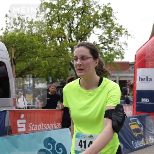 10.05.2026 - 8. Wedeler Halbmarathon Yannick Fuchs http://msf.ph/oto/9716193 10.05.2026 11:35:09 Ziel 414, 846, 847, 949, 2075 meine-sportfotos.de