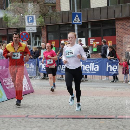 10.05.2026 - 8. Wedeler Halbmarathon Yannick Fuchs http://msf.ph/oto/9716196 10.05.2026 11:35:11 Ziel 44, 414, 949, 2075 meine-sportfotos.de