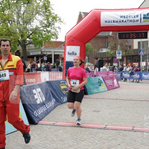 10.05.2026 - 8. Wedeler Halbmarathon Yannick Fuchs http://msf.ph/oto/9716215 10.05.2026 11:35:15 Ziel 44, 334, 949, 2075 meine-sportfotos.de