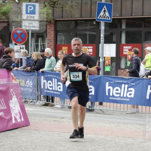 10.05.2026 - 8. Wedeler Halbmarathon Yannick Fuchs http://msf.ph/oto/9716221 10.05.2026 11:35:18 Ziel 44, 334, 949, 2075 meine-sportfotos.de