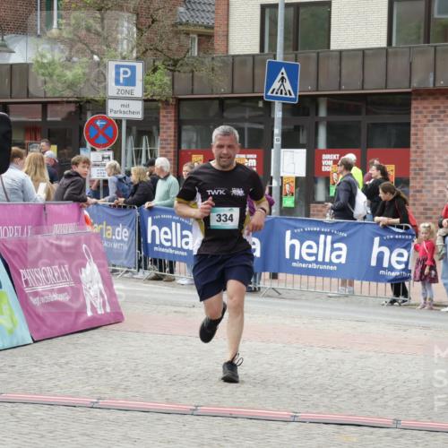 10.05.2026 - 8. Wedeler Halbmarathon Yannick Fuchs http://msf.ph/oto/9716224 10.05.2026 11:35:18 Ziel 44, 334, 949, 2075 meine-sportfotos.de