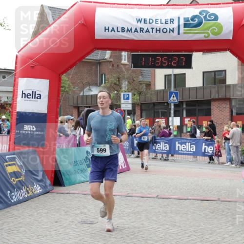 10.05.2026 - 8. Wedeler Halbmarathon Yannick Fuchs http://msf.ph/oto/9716243 10.05.2026 11:35:25 Ziel 334, 599, 971 meine-sportfotos.de