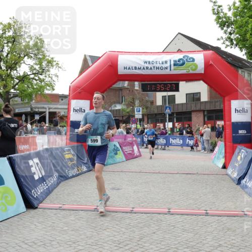 10.05.2026 - 8. Wedeler Halbmarathon Yannick Fuchs http://msf.ph/oto/9716246 10.05.2026 11:35:26 Ziel 599, 971, 2160 meine-sportfotos.de