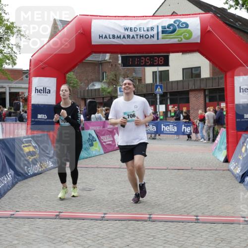 10.05.2026 - 8. Wedeler Halbmarathon Yannick Fuchs http://msf.ph/oto/9716288 10.05.2026 11:35:36 Ziel 705, 706, 727, 785, 2160 meine-sportfotos.de