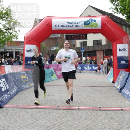 10.05.2026 - 8. Wedeler Halbmarathon Yannick Fuchs http://msf.ph/oto/9716289 10.05.2026 11:35:36 Ziel 705, 706, 727, 785, 2160 meine-sportfotos.de