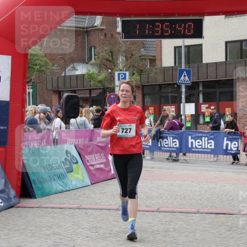 10.05.2026 - 8. Wedeler Halbmarathon Yannick Fuchs http://msf.ph/oto/9716294 10.05.2026 11:35:39 Ziel 705, 706, 727 meine-sportfotos.de