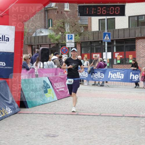 10.05.2026 - 8. Wedeler Halbmarathon Yannick Fuchs http://msf.ph/oto/9716309 10.05.2026 11:35:58 Ziel 393, 898 meine-sportfotos.de